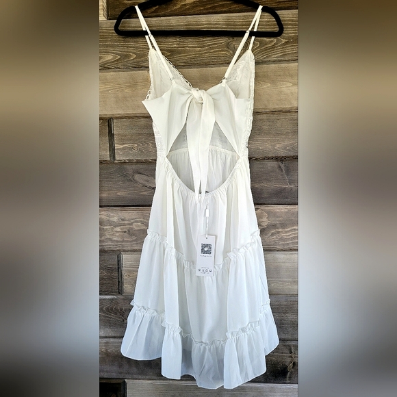 Tie Back Dress- Brand New! - Picture 3 of 4
